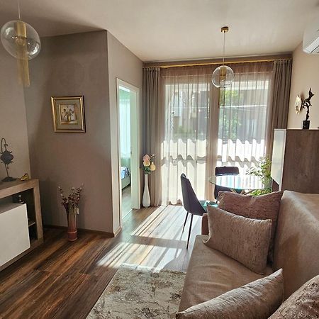 Bright Inn - Holiday & Business Apartment Szófia Kültér fotó