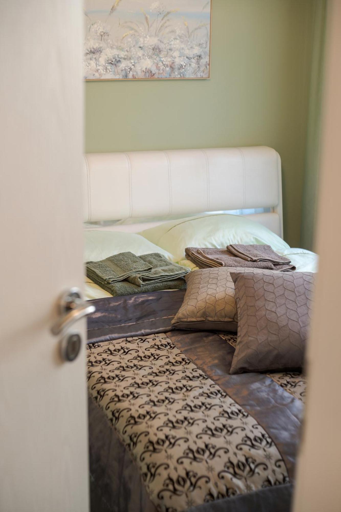 Bright Inn - Holiday & Business Apartment Szófia Kültér fotó